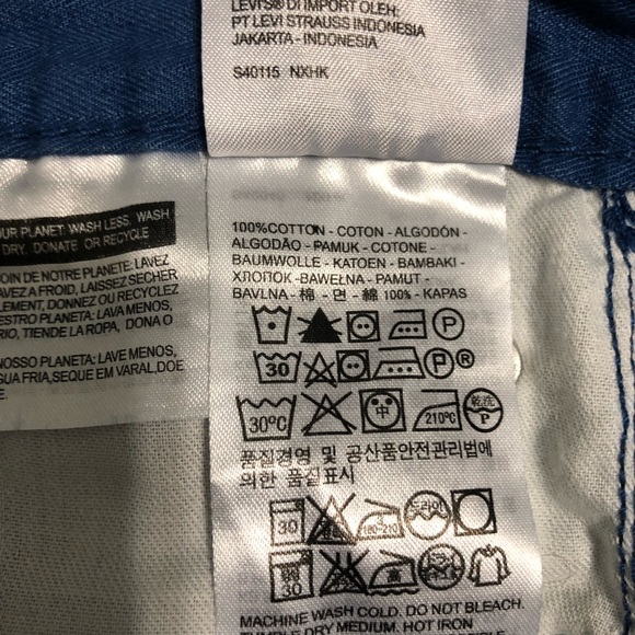 Levi's Dark Blue Shorts Size 30 - Picture 7 of 8